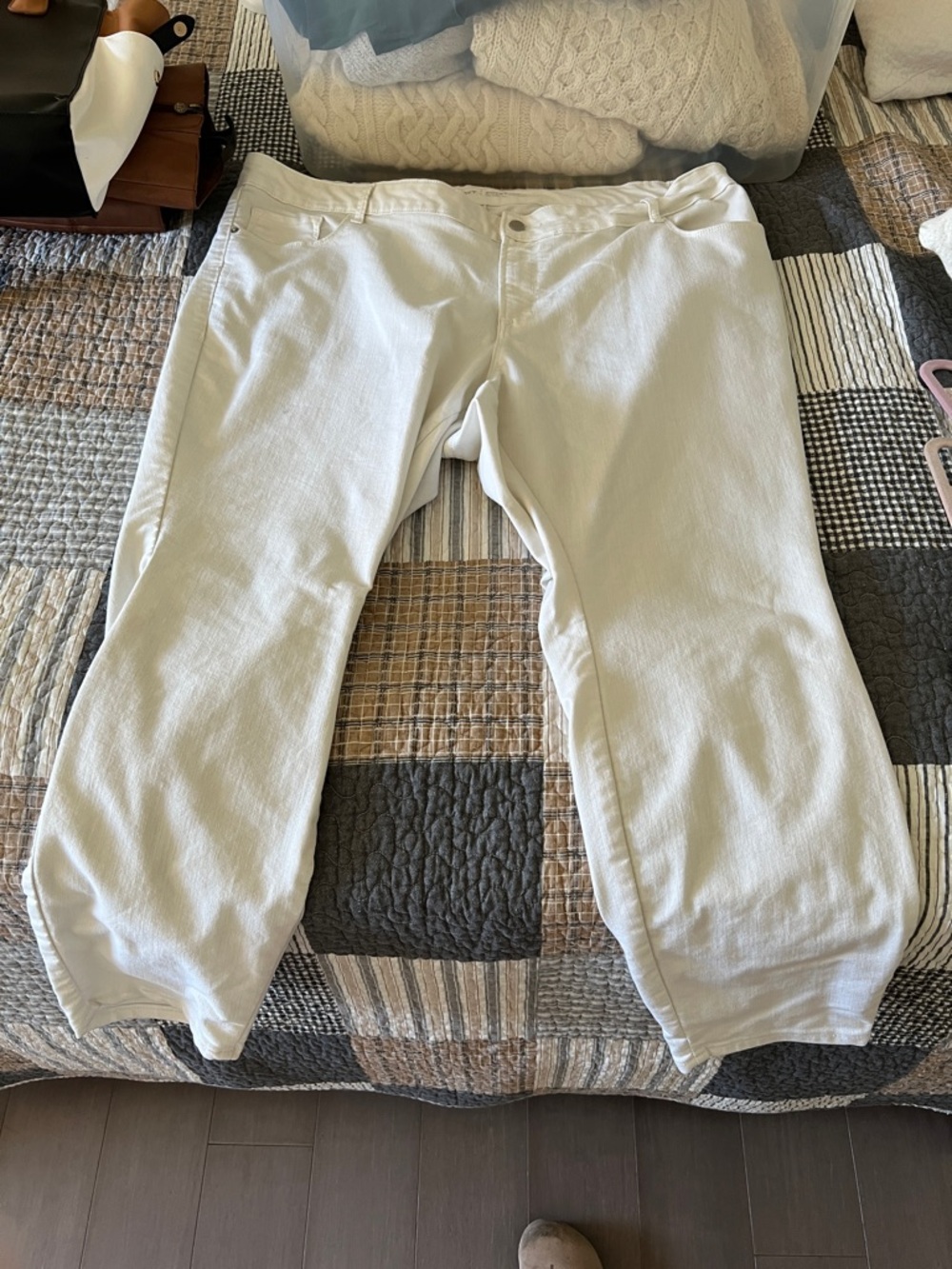 Old Navy White Rockstar Mid-Rise Pants